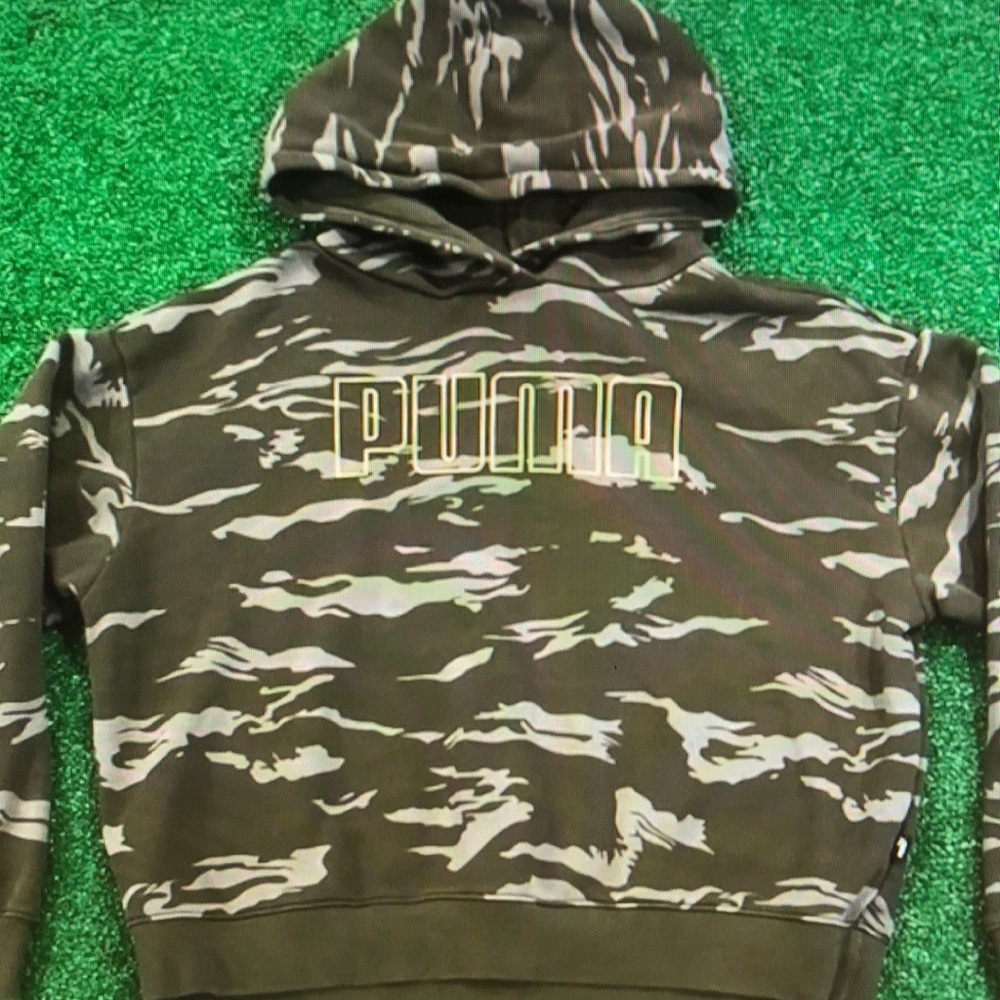 Womens crop style Puma hoodie. Size XS.